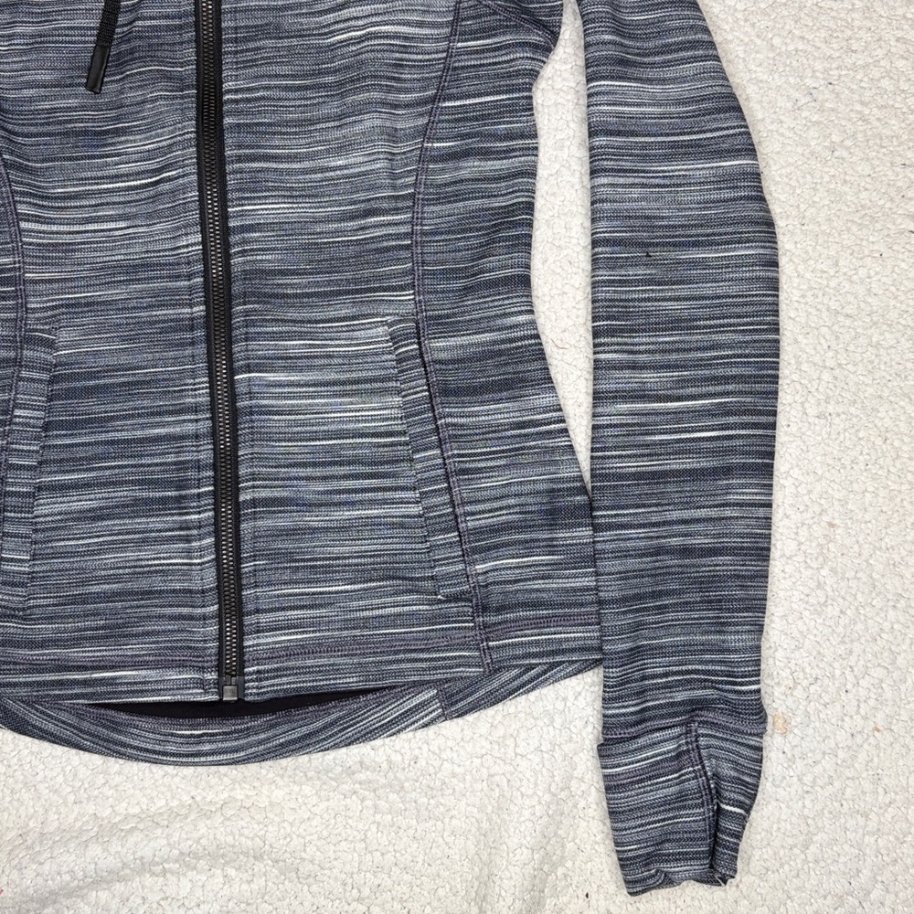 Lululemon Black and Gray Striped Zippered Hoodie: Size 6 - Picture 4 of 9